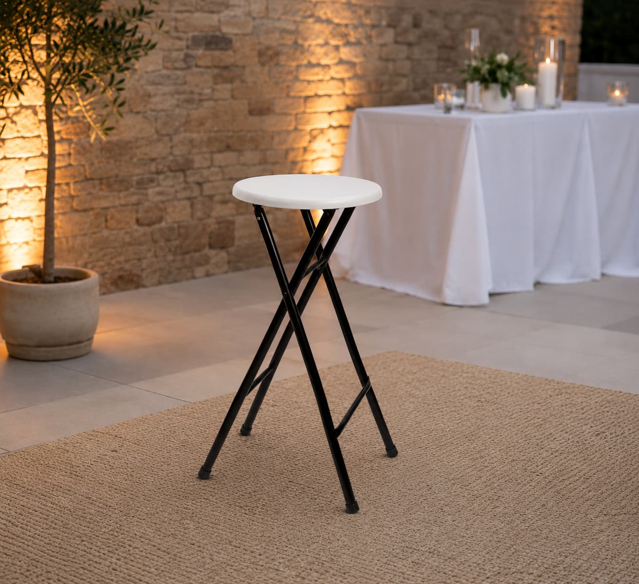 Tabouret disponible à la location pour cocktail et événement